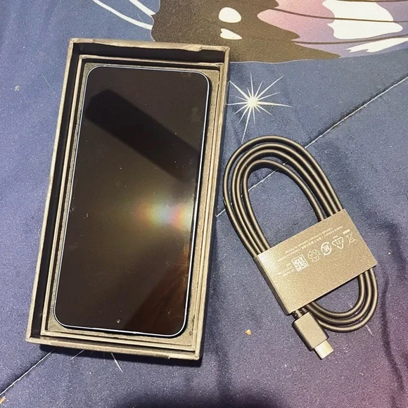 NWT⭐️ SAMSUNG GALAXY S25⭐️